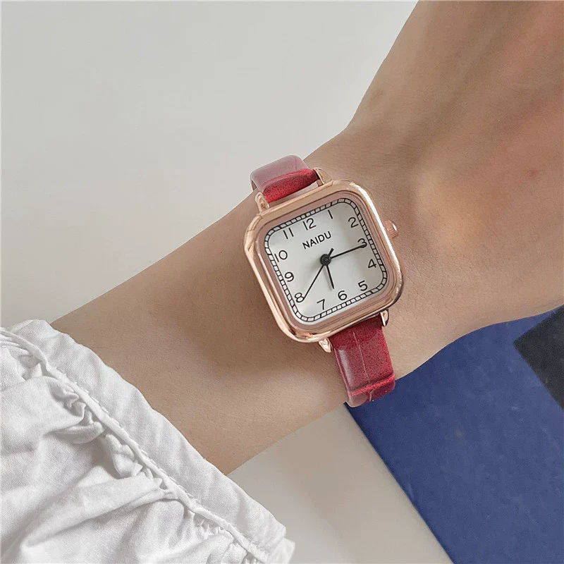 Women's Leisure Square Watch With Alloy Case And Imitation Leather Strap - Image 3