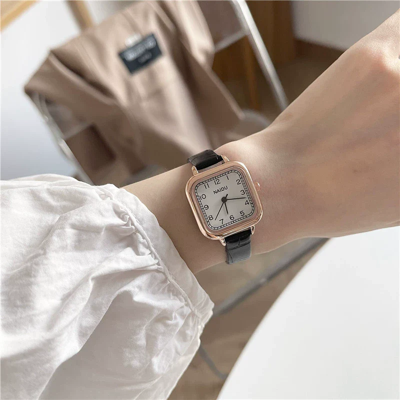 Women's Leisure Square Watch With Alloy Case And Imitation Leather Strap - Image 5