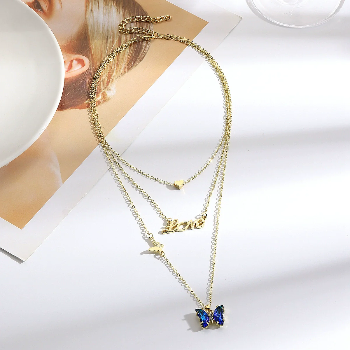 Women's Light Luxury Highend Zinc Alloy And Artificial Crystal Butterfly Pendant Necklace With Electroplating Treatment And Insects Letters Numbers Text Pattern - Image 2