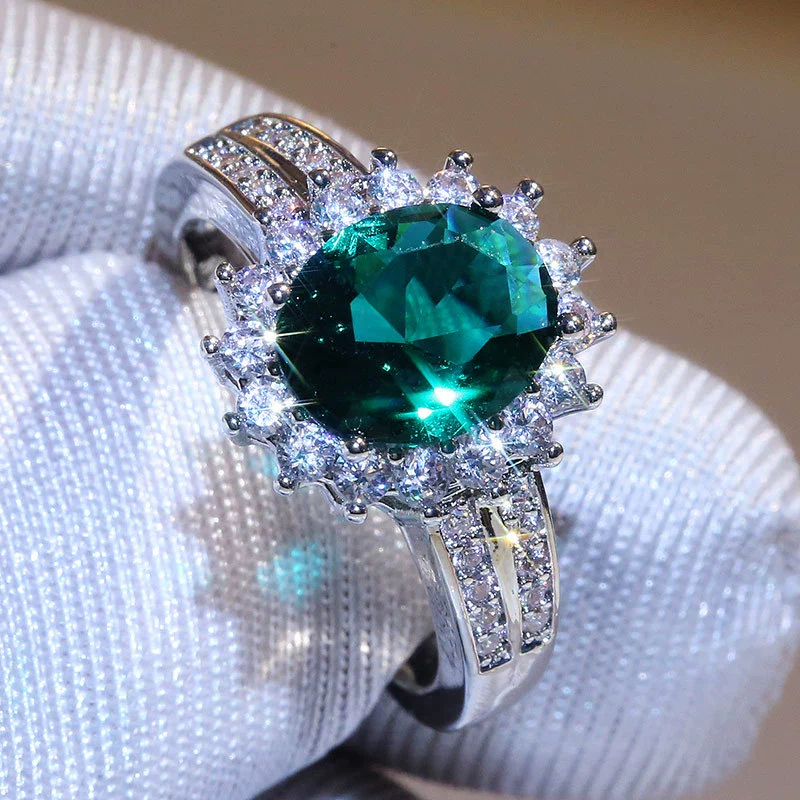 Women's Light Luxury Oval Copper Ring With Geometric Style And Zircon Design - Image 4