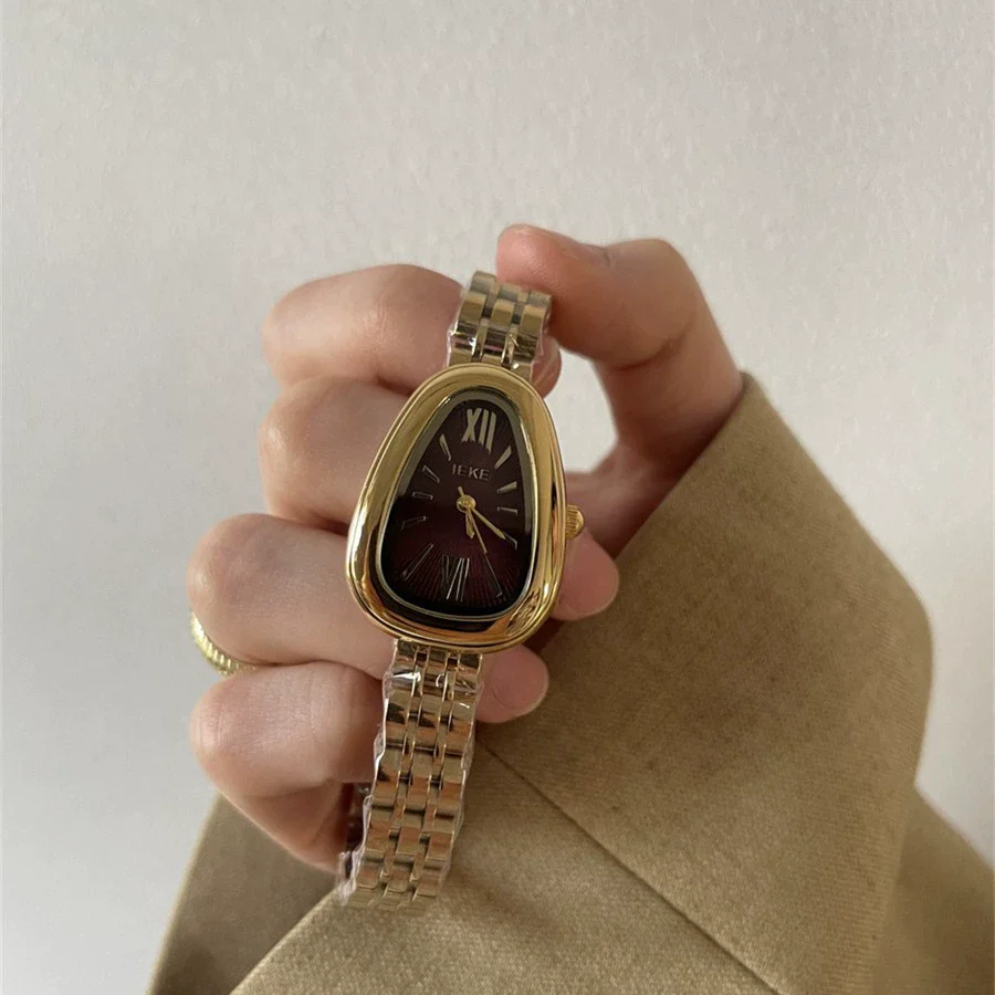 Women's Light Luxury Quartz Wristwatch Zinc Alloy Case Oval Dial Medieval Style - Image 2