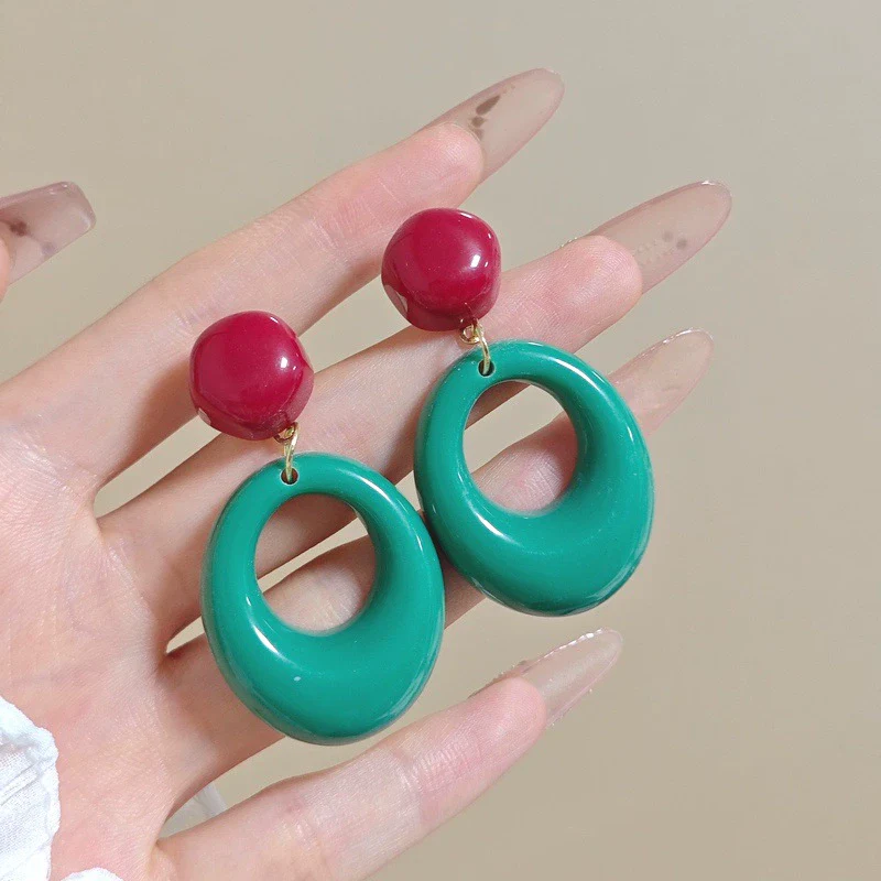 Women's Light Luxury Retro Style Zinc Alloy Geometric Circle Contrast Color Stud Earrings With Electroplating - Image 8