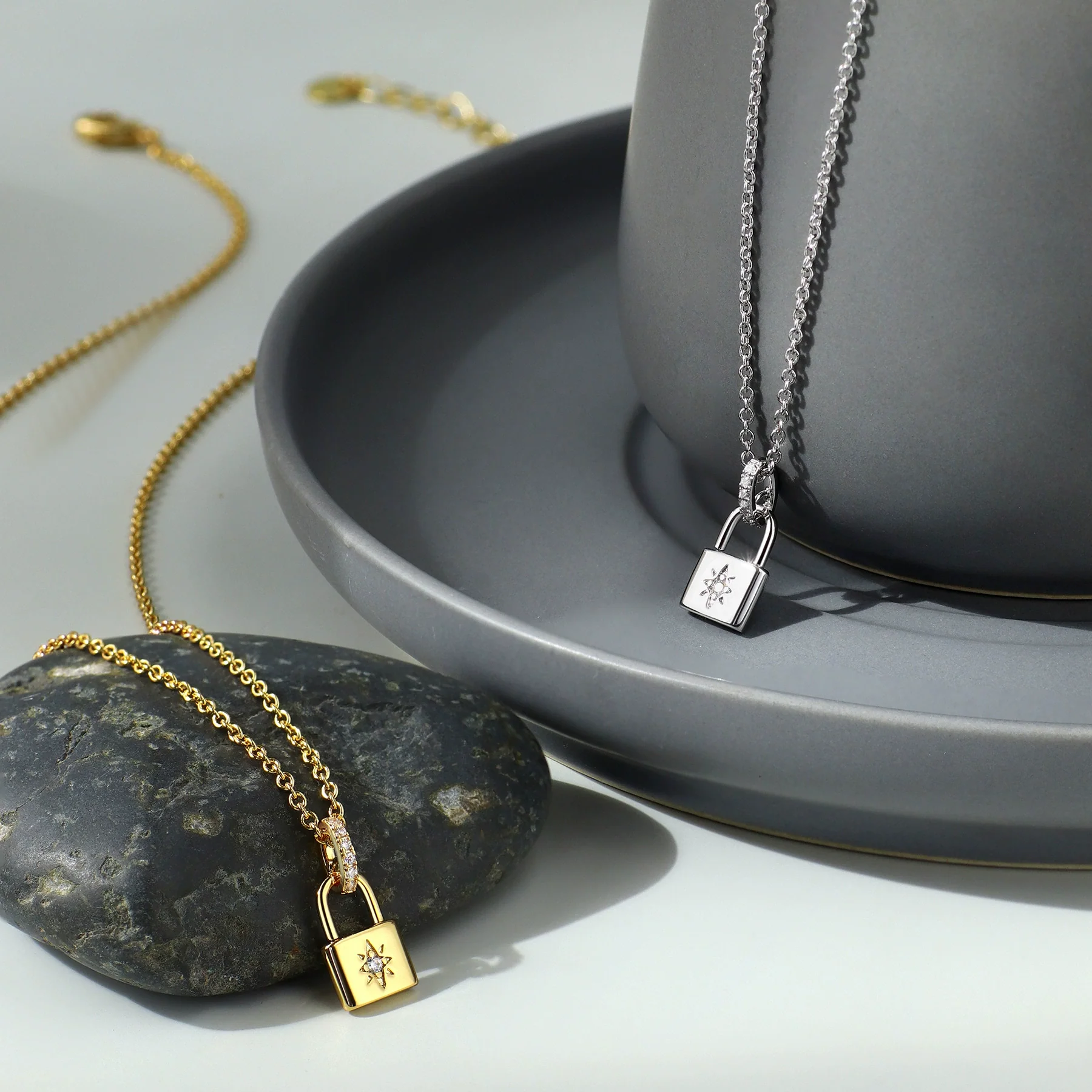 Women's Lock Necklace Brass Copper Plated With 18K Gold Electroplating Cross Chain Fashion Jewelry - Image 3