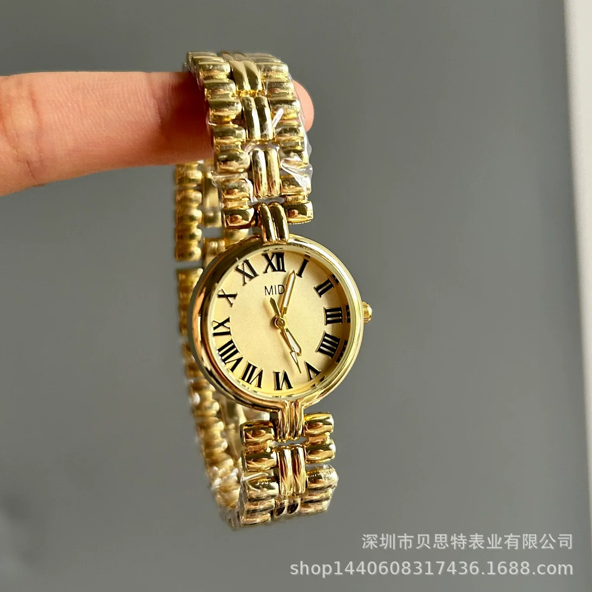 Women's Luxury Retro Bracelet Watch With Oval Dial Metal Case And Fine Steel Strap - Image 10