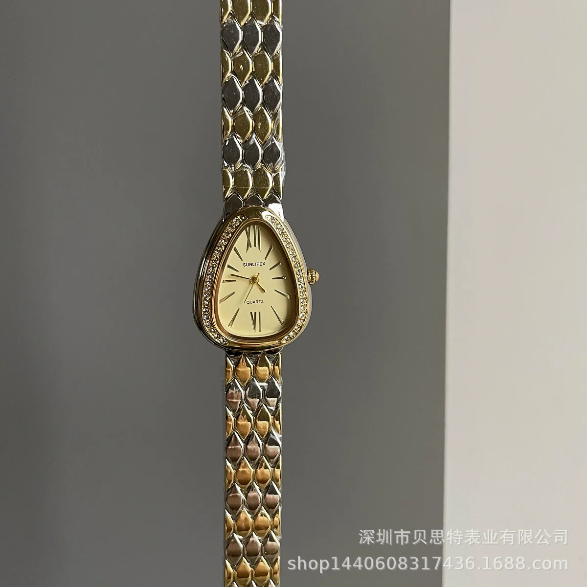 Women's Luxury Retro Bracelet Watch With Oval Dial Metal Case And Fine Steel Strap - Image 8