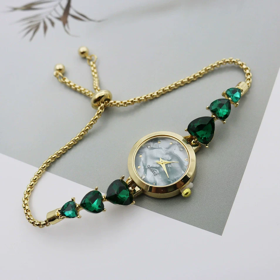 Women's Luxury Retro Round Alloy And Stainless Steel Bracelet Watch - Image 11