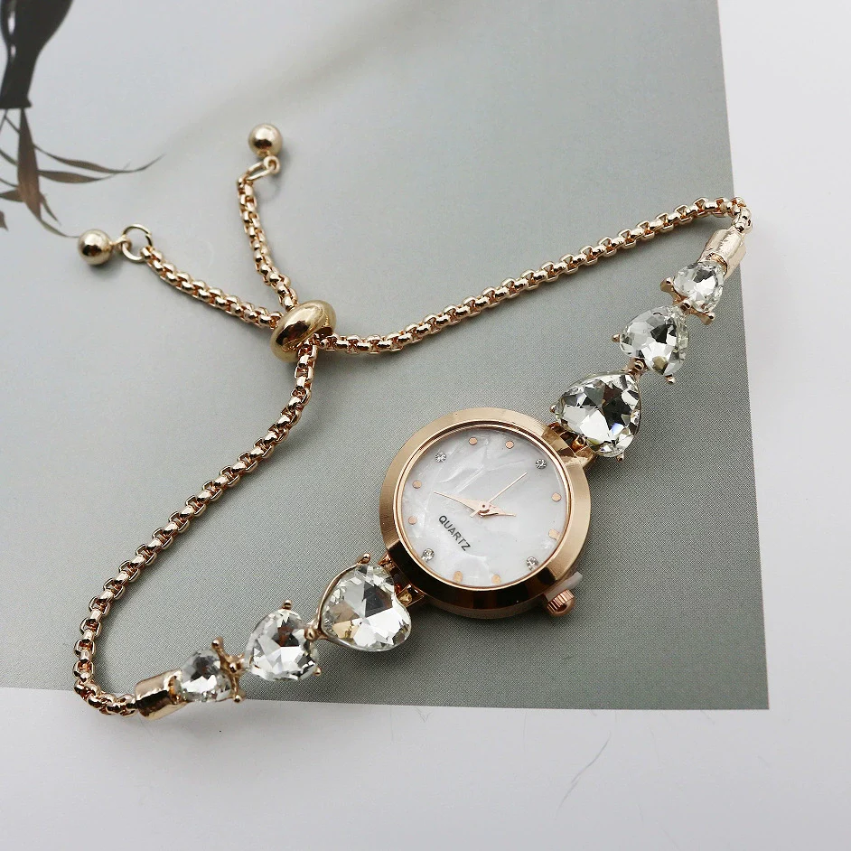 Women's Luxury Retro Round Alloy And Stainless Steel Bracelet Watch - Image 3