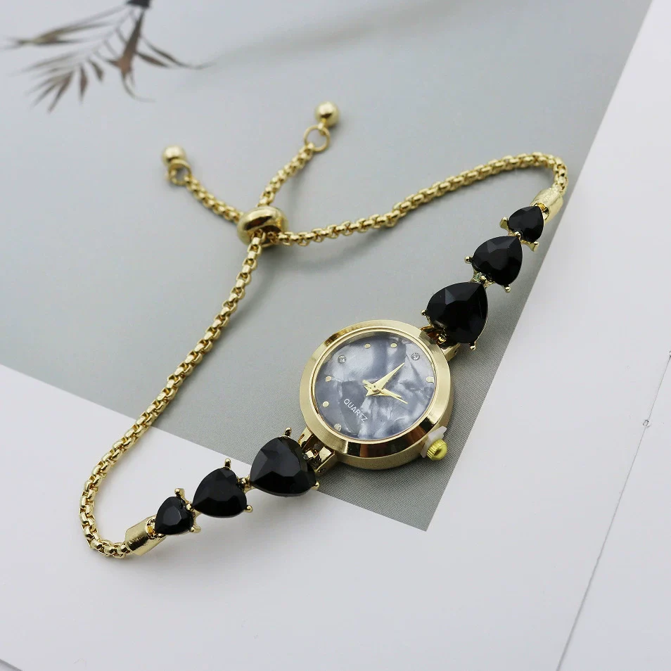 Women's Luxury Retro Round Alloy And Stainless Steel Bracelet Watch - Image 7