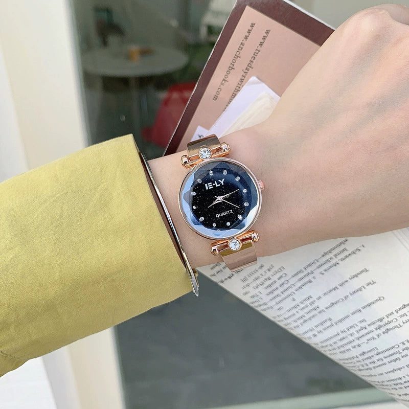 Women's Luxury Style Alloy Case Bracelet Watch With Ordinary Glass Mirror - Image 4