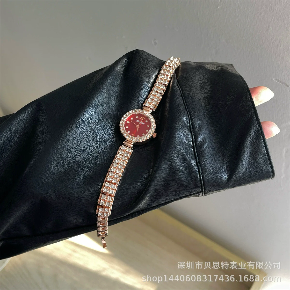 Women's Metal Alloy Round Dial Diamond Bracelet Watch Fashionable Style - Image 6