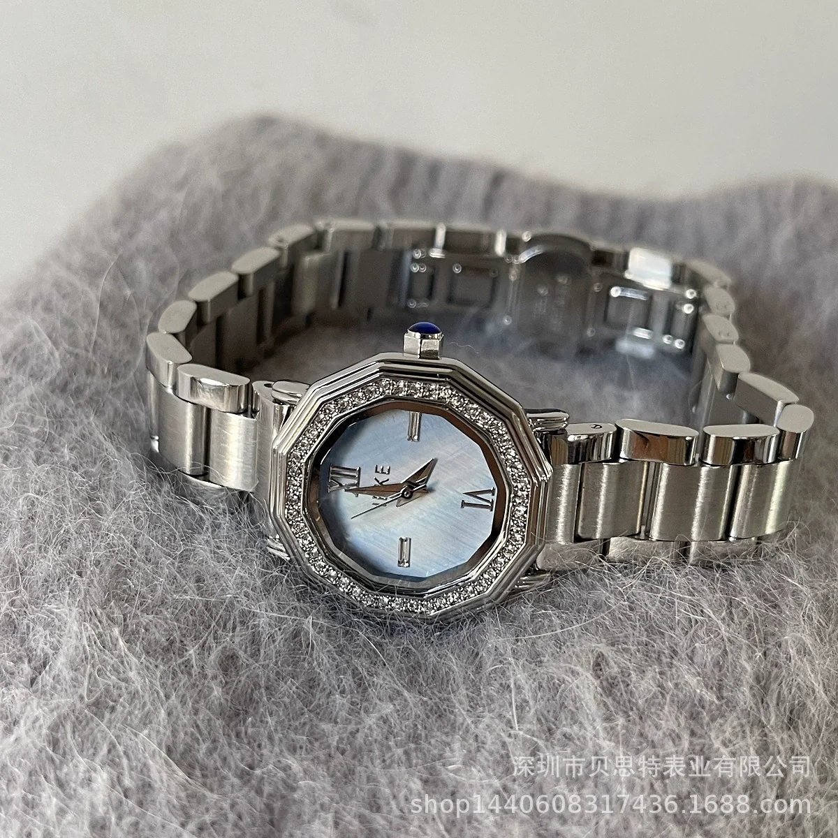 Women's Metal Alloy Stainless Steel Band Round Dial Romantic Elegant Fashionable Watch - Image 3