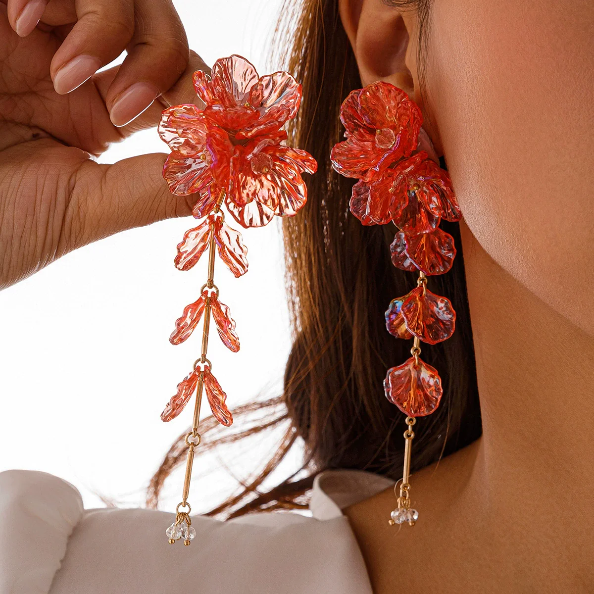 Women's Metal And Plastic Flower Clavicle Necklace And Earrings - Image 7