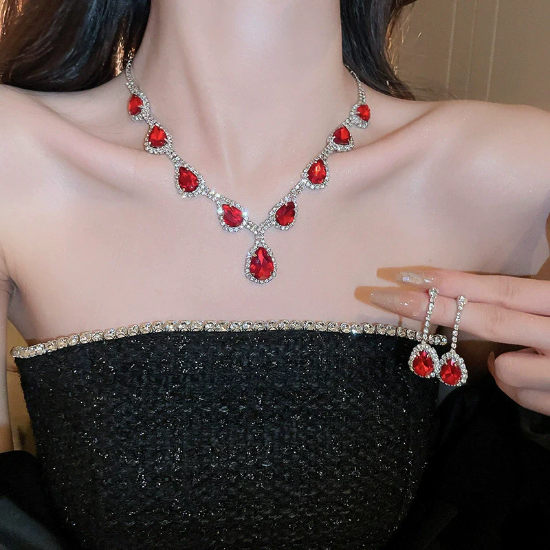 Women's Metal Clavicle Chain Jewelry With Diamondencrusted Water Drop Tassel And Zircon Pendant Natural Style - Image 10