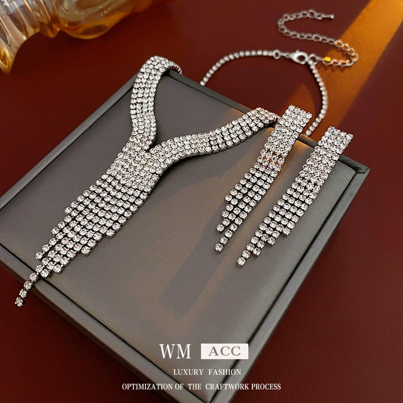 Women's Metal Clavicle Chain Jewelry With Diamondencrusted Water Drop Tassel And Zircon Pendant Natural Style - Image 6