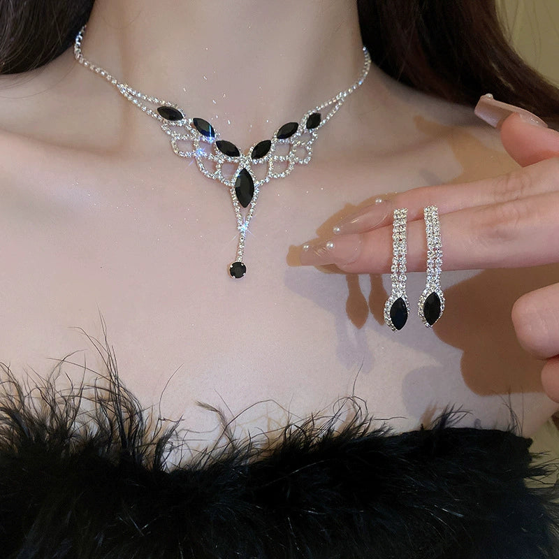 Women's Metal Clavicle Chain Jewelry With Diamondencrusted Water Drop Tassel And Zircon Pendant Natural Style - Image 8