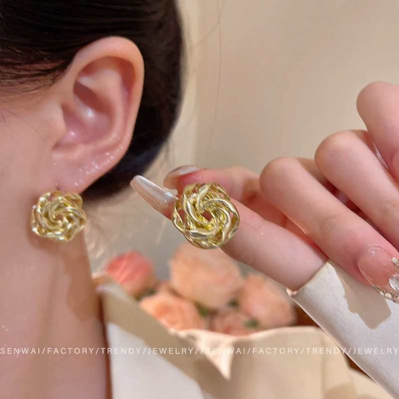 Women's Metal Electroplated Hollow Flower Stud Earrings - Image 2