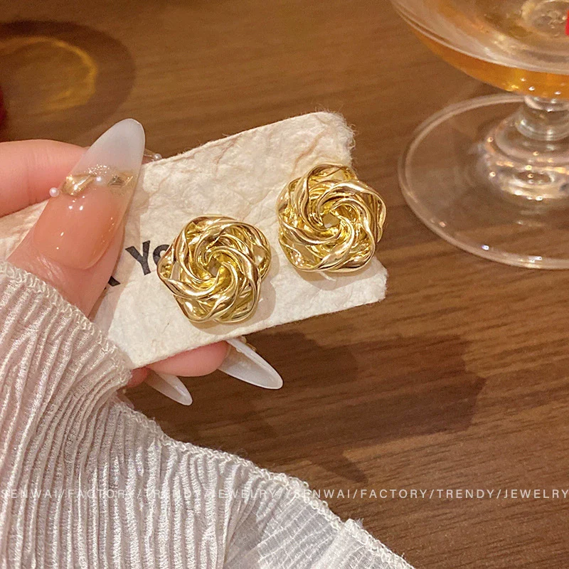 Women's Metal Electroplated Hollow Flower Stud Earrings - Image 3