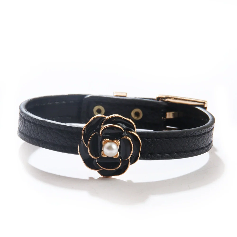 Women's Metal Fashion Bracelet With Flower Pattern And Electroplating Design - Image 5