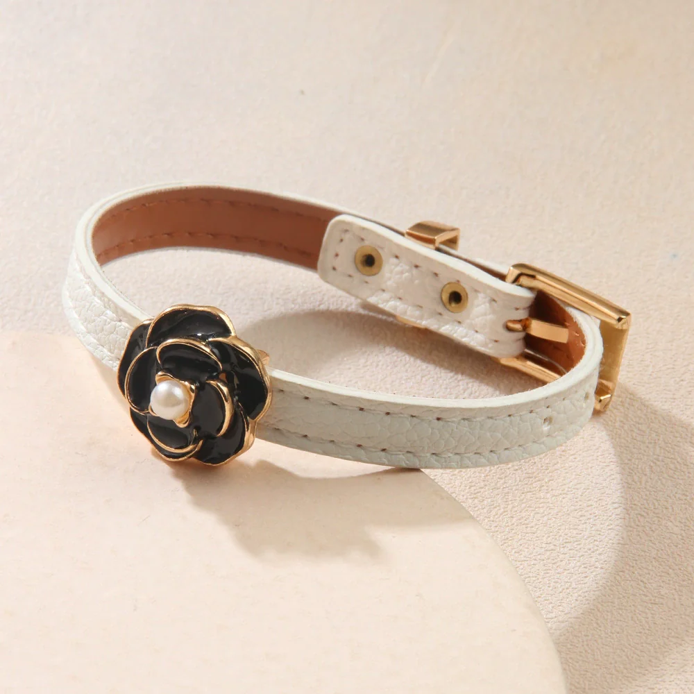 Women's Metal Fashion Bracelet With Flower Pattern And Electroplating Design - Image 6