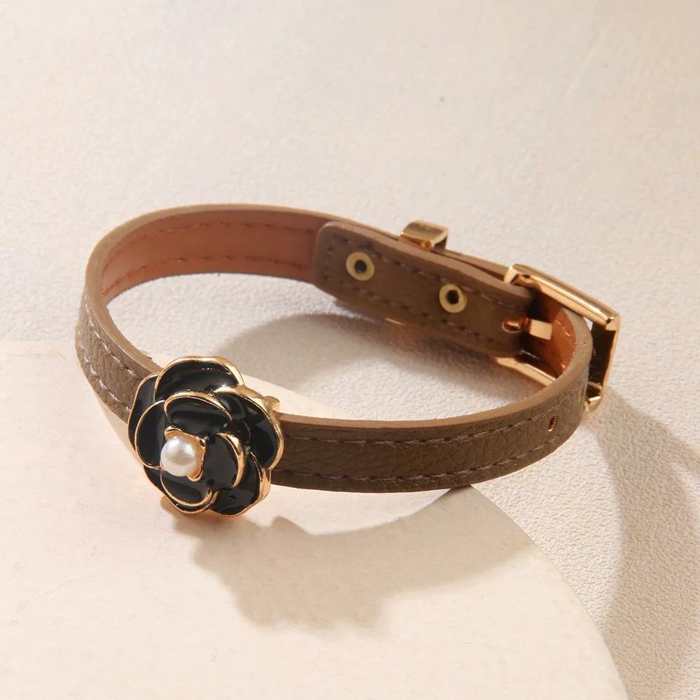 Women's Metal Fashion Bracelet With Flower Pattern And Electroplating Design - Image 9