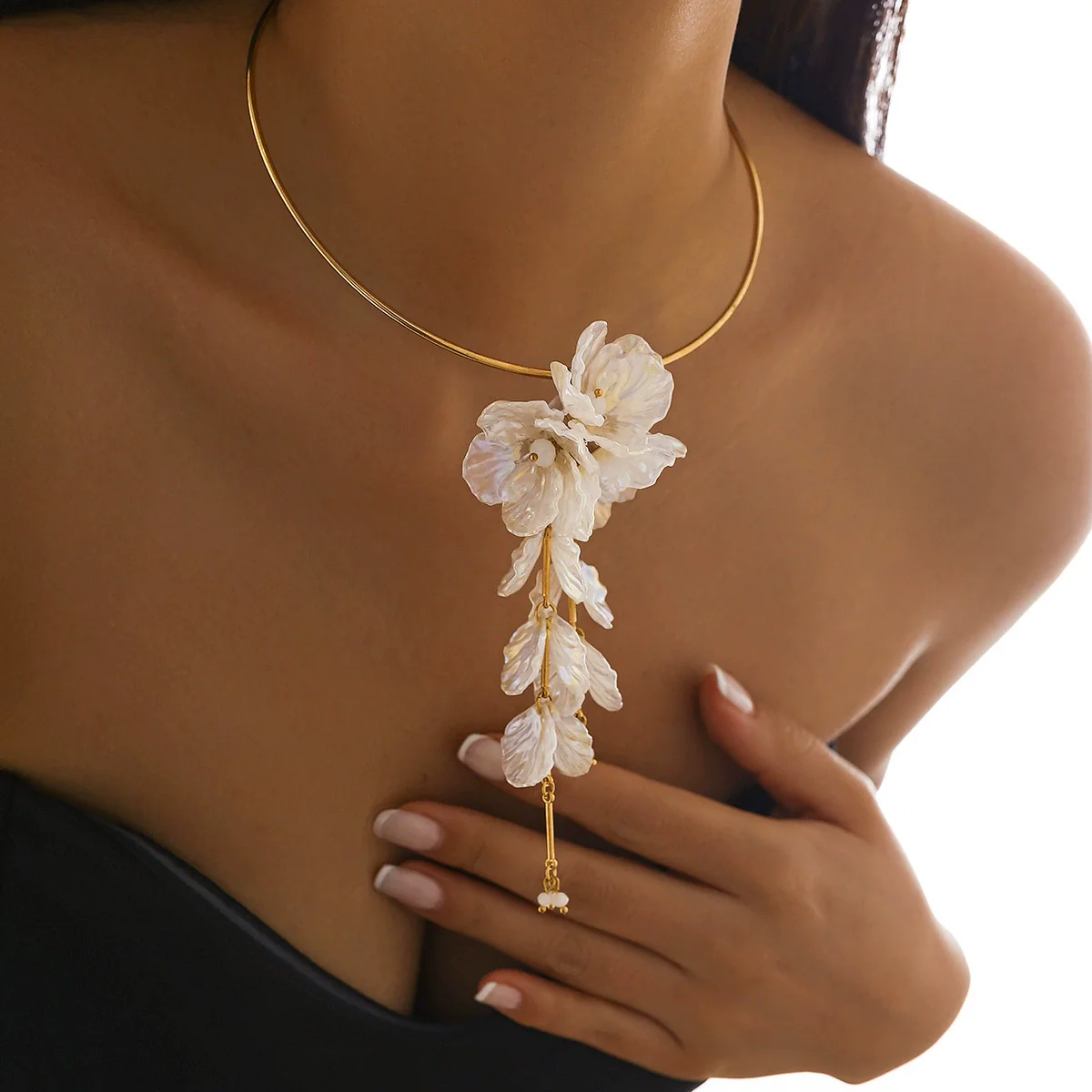 Women's Metal Flower Scallop Tassel Electroplated Earrings - Image 6