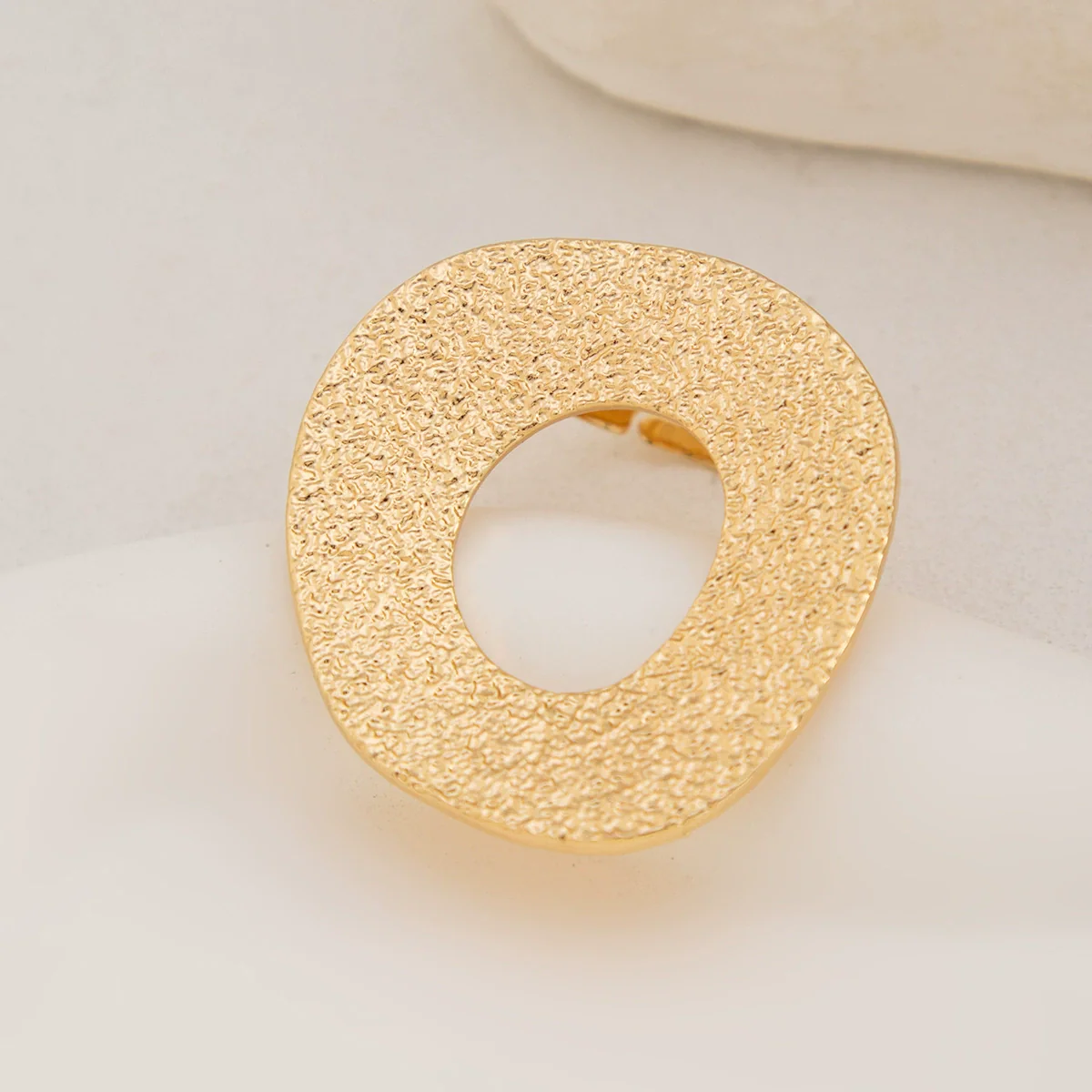 Women's Metal Geometric Open Ring With Beating Pattern And Imitation Pearl Electroplated - Image 4