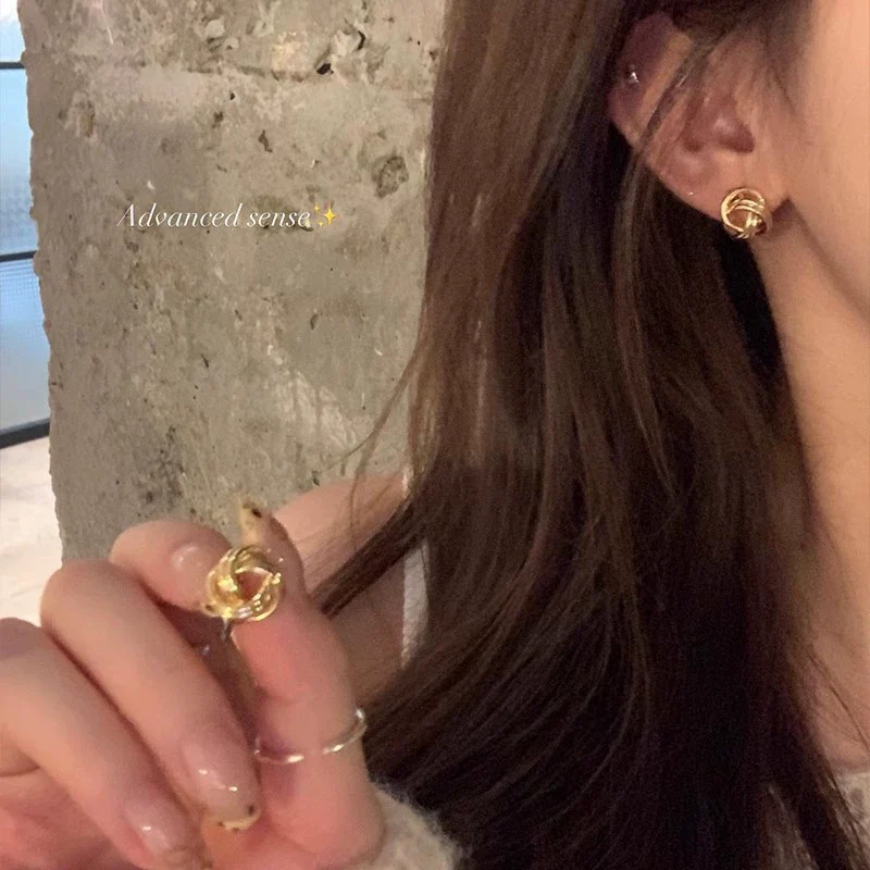 Women's Metal Geometric Style Electroplated Twist Earrings - Image 2