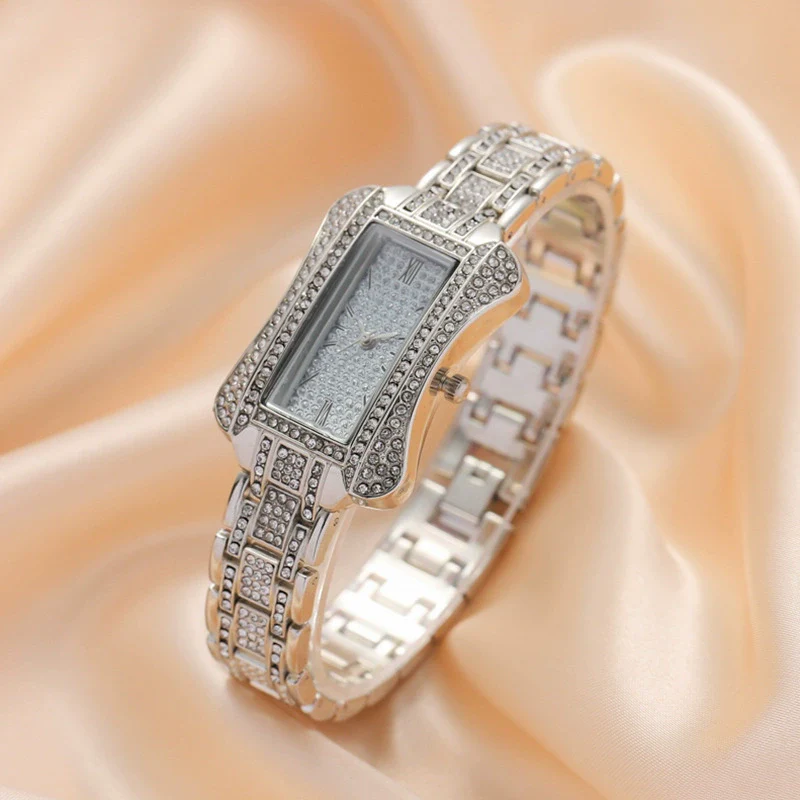Women's Metal Watch Fashion Style Diamondencrusted Cartoon Shape Manufacturer Wholesale - Image 2