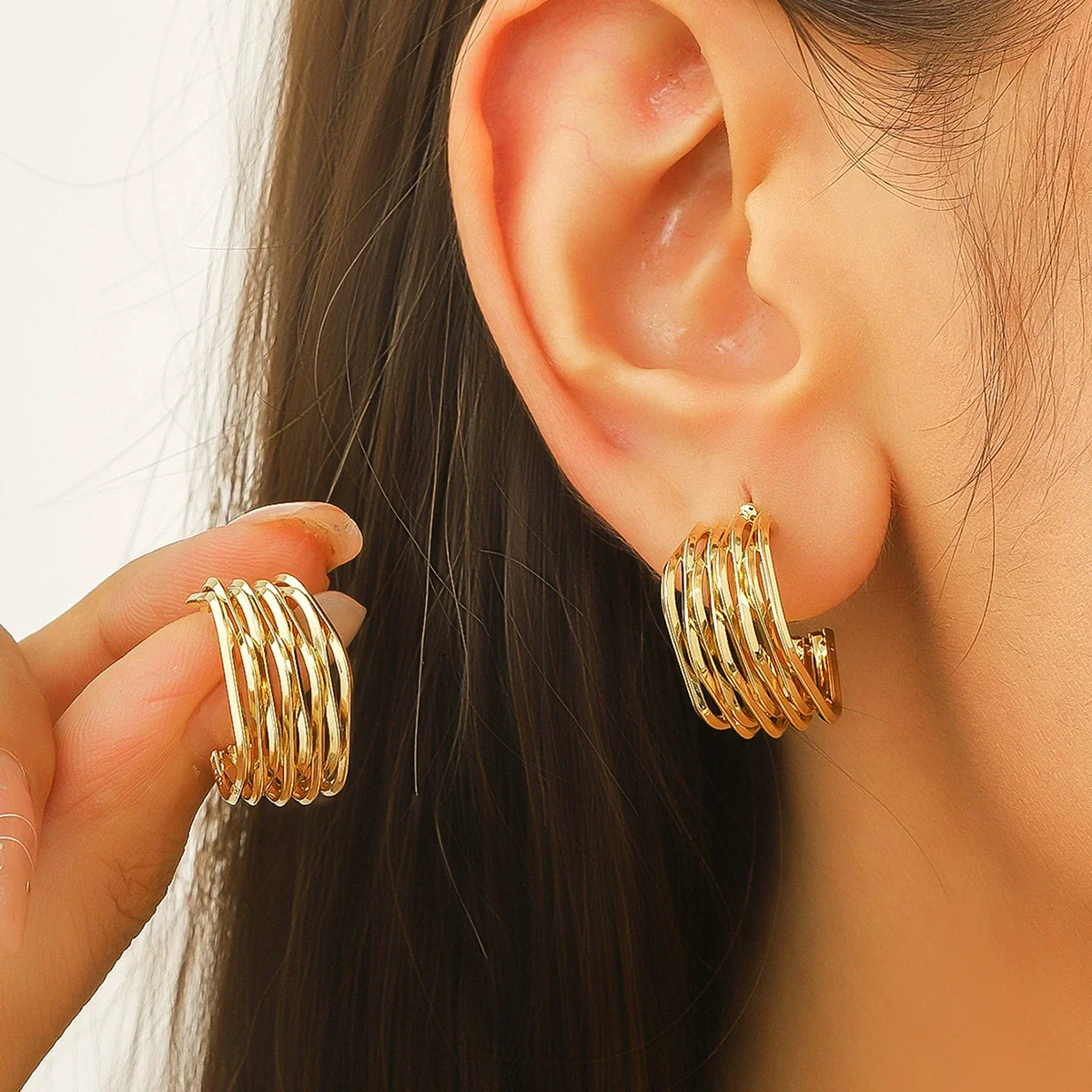 Women's Metallic Geometric Earrings With Electroplating Heart Rhombus Drop Shape Heavy Industry Niche Exaggerated Fashion Personality - Image 4
