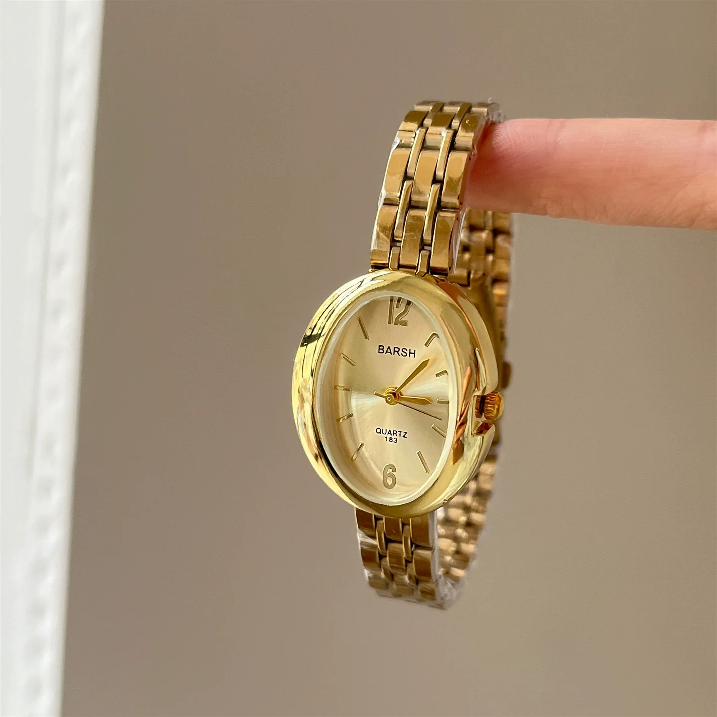 Women's Midcentury Style Alloy And Steel Strap Watch