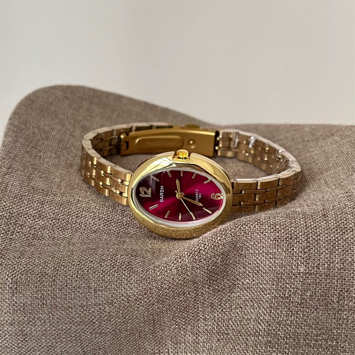 Women's Midcentury Style Alloy And Steel Strap Watch - Image 4