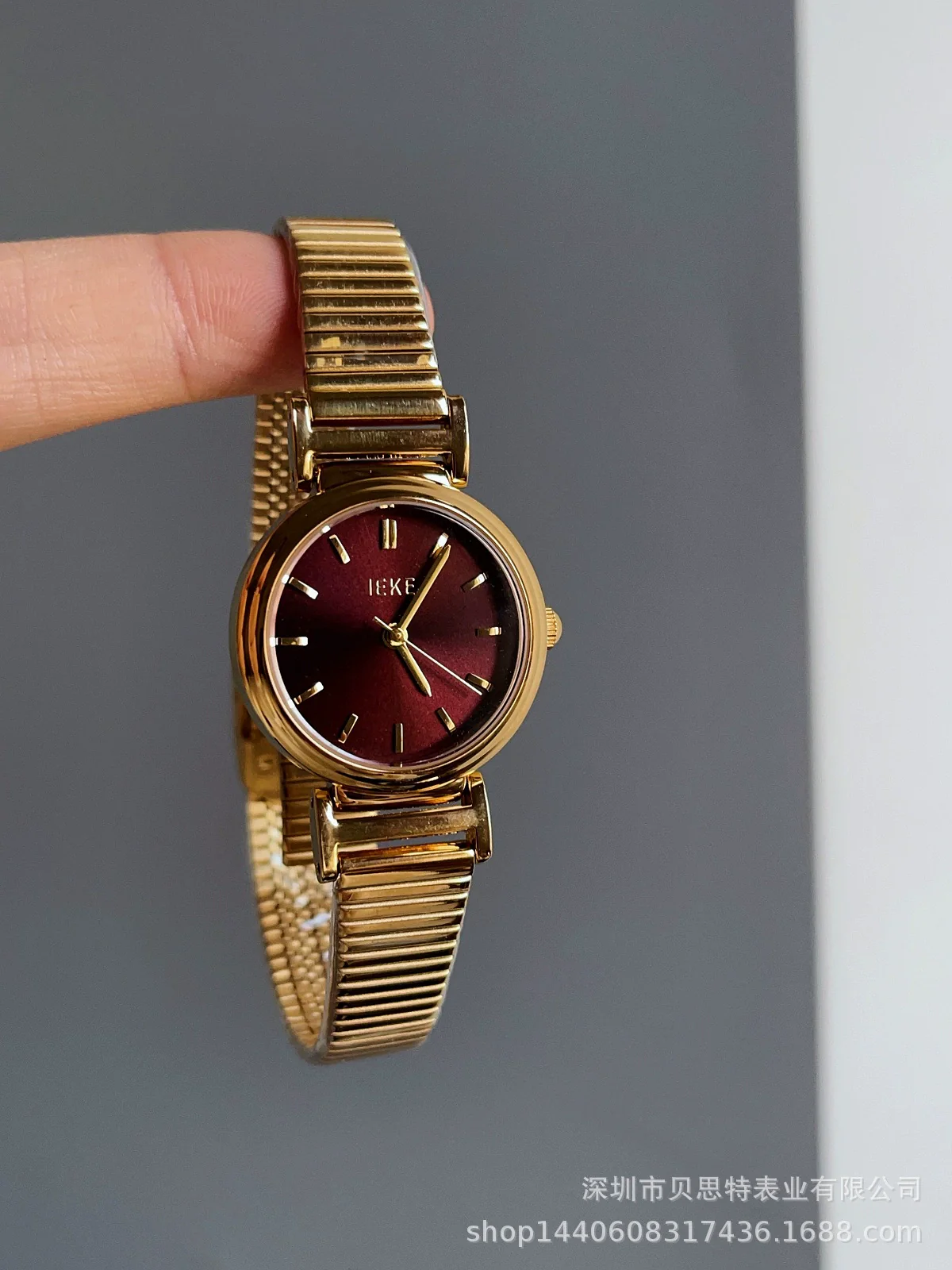 Women's Midcentury Style Alloy Case Quartz Watch With Golden Monkey Strap - Image 11