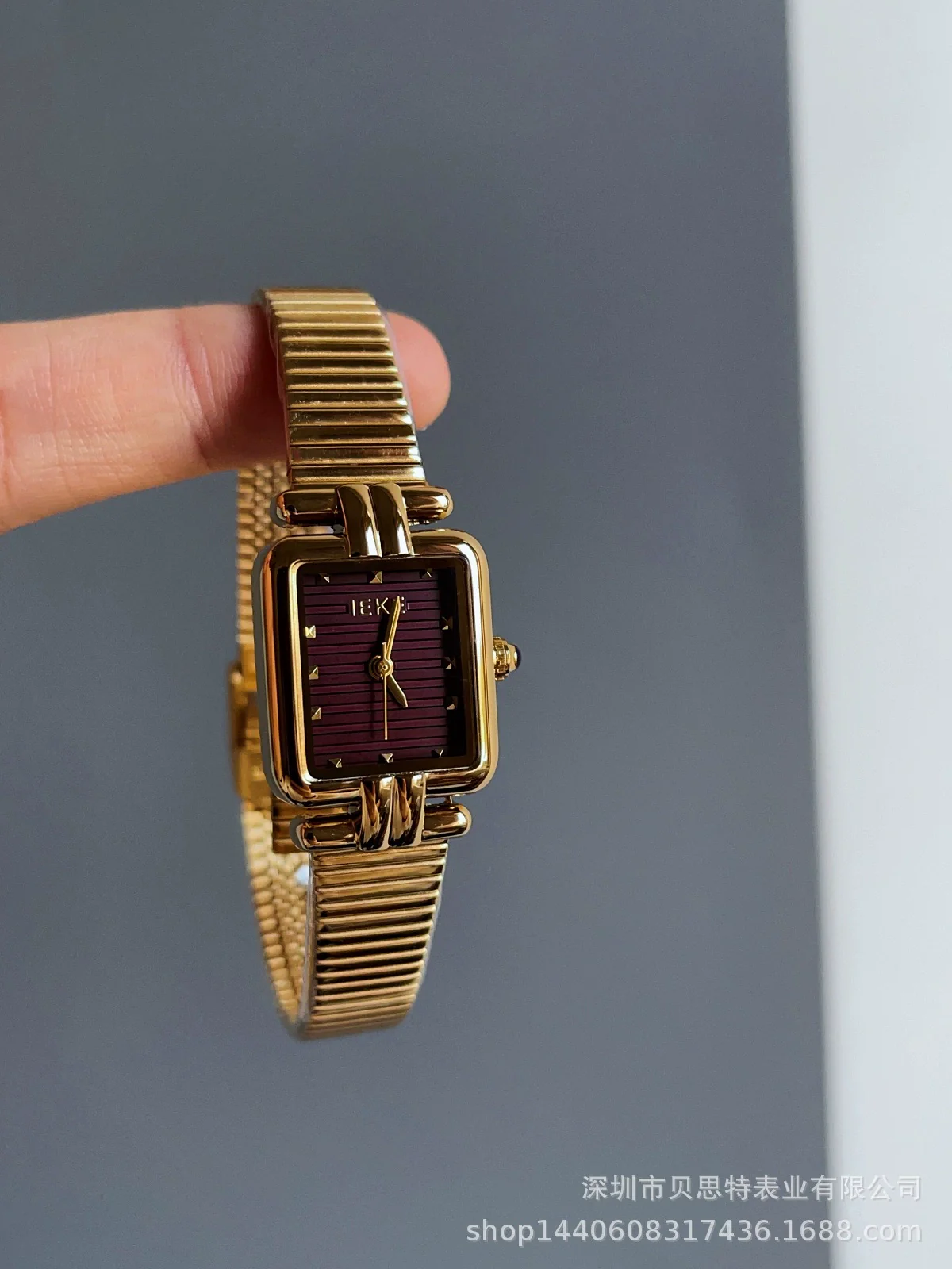Women's Midcentury Style Alloy Case Quartz Watch With Golden Monkey Strap - Image 12