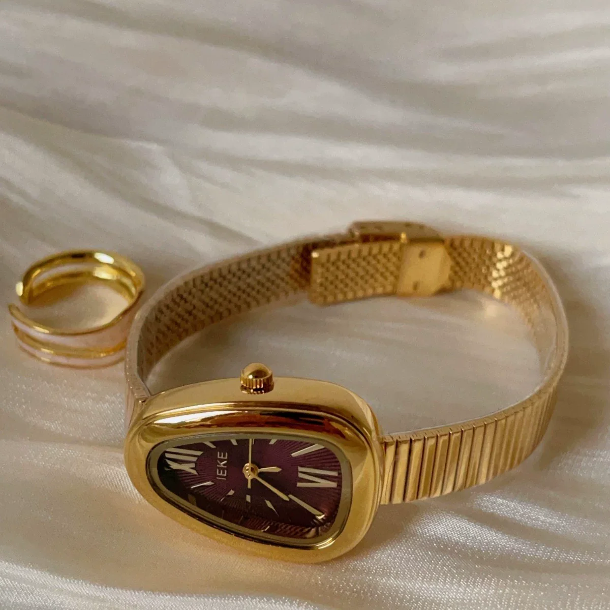 Women's Midcentury Style Alloy Case Quartz Watch With Golden Monkey Strap - Image 3