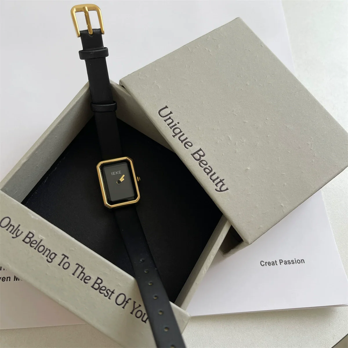 Women's Minimalist Square Alloy Case Quartz Watch With Middle Ages Style - Image 2