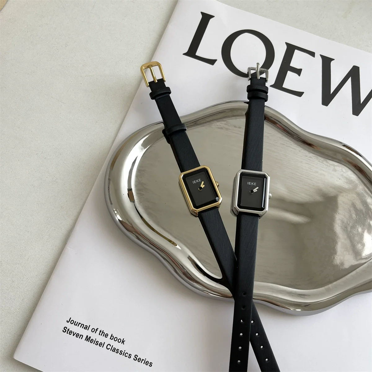 Women's Minimalist Square Alloy Case Quartz Watch With Middle Ages Style - Image 5