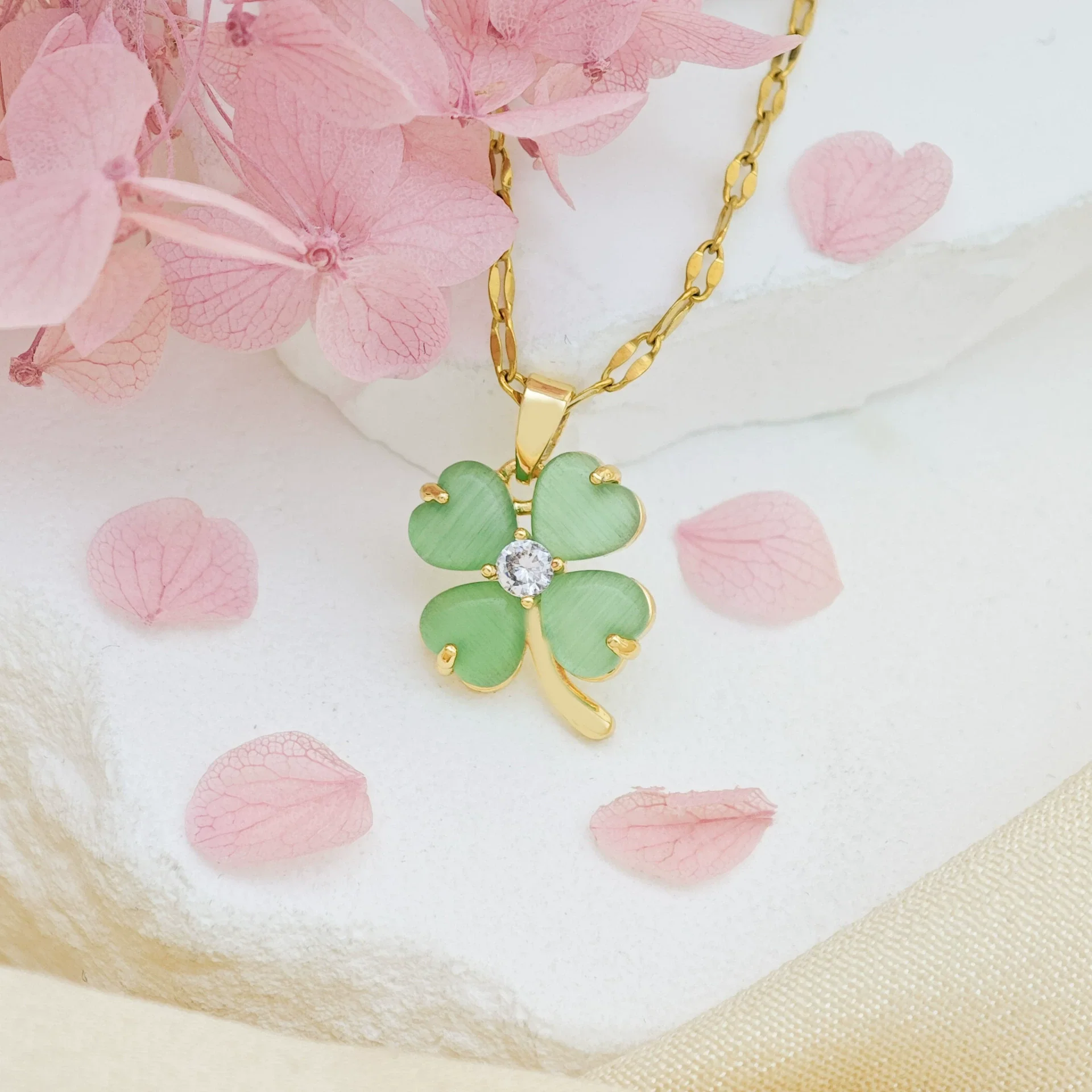 Women's Minimalist Titanium Steel Necklace With Cat's Eye And Fourleaf Clover Real Gold Plated And Enhanced Color Retention - Image 13