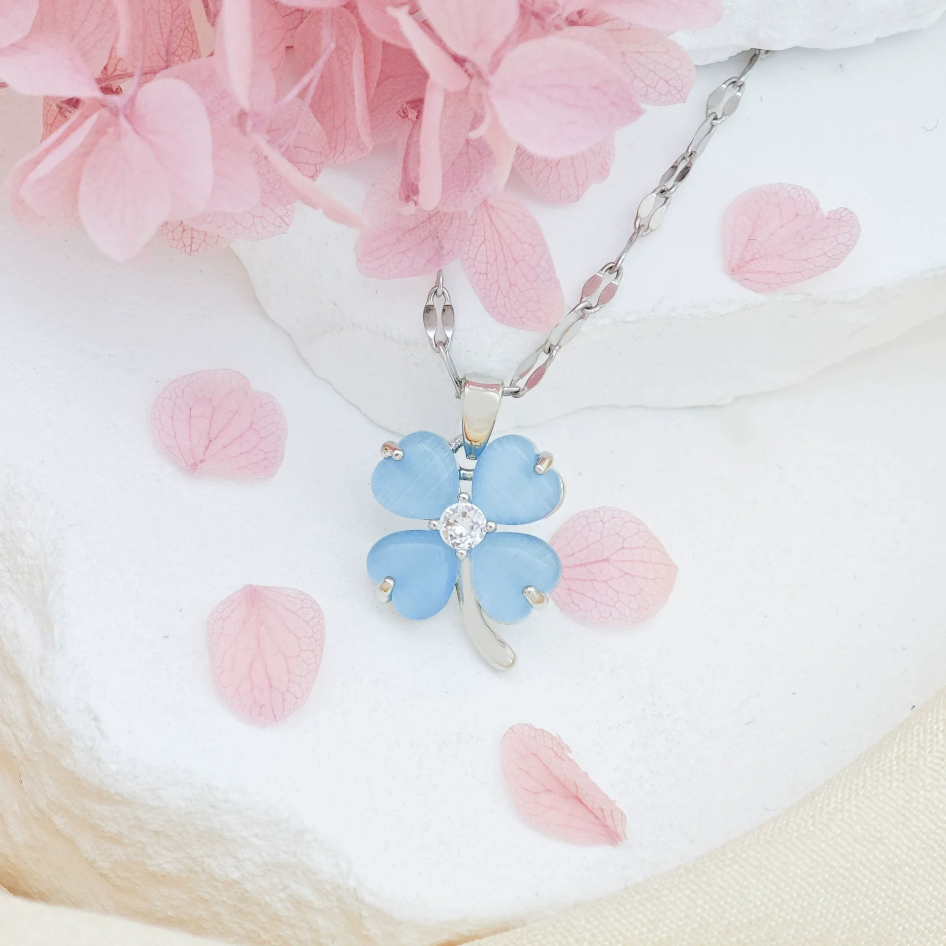 Women's Minimalist Titanium Steel Necklace With Cat's Eye And Fourleaf Clover Real Gold Plated And Enhanced Color Retention - Image 17