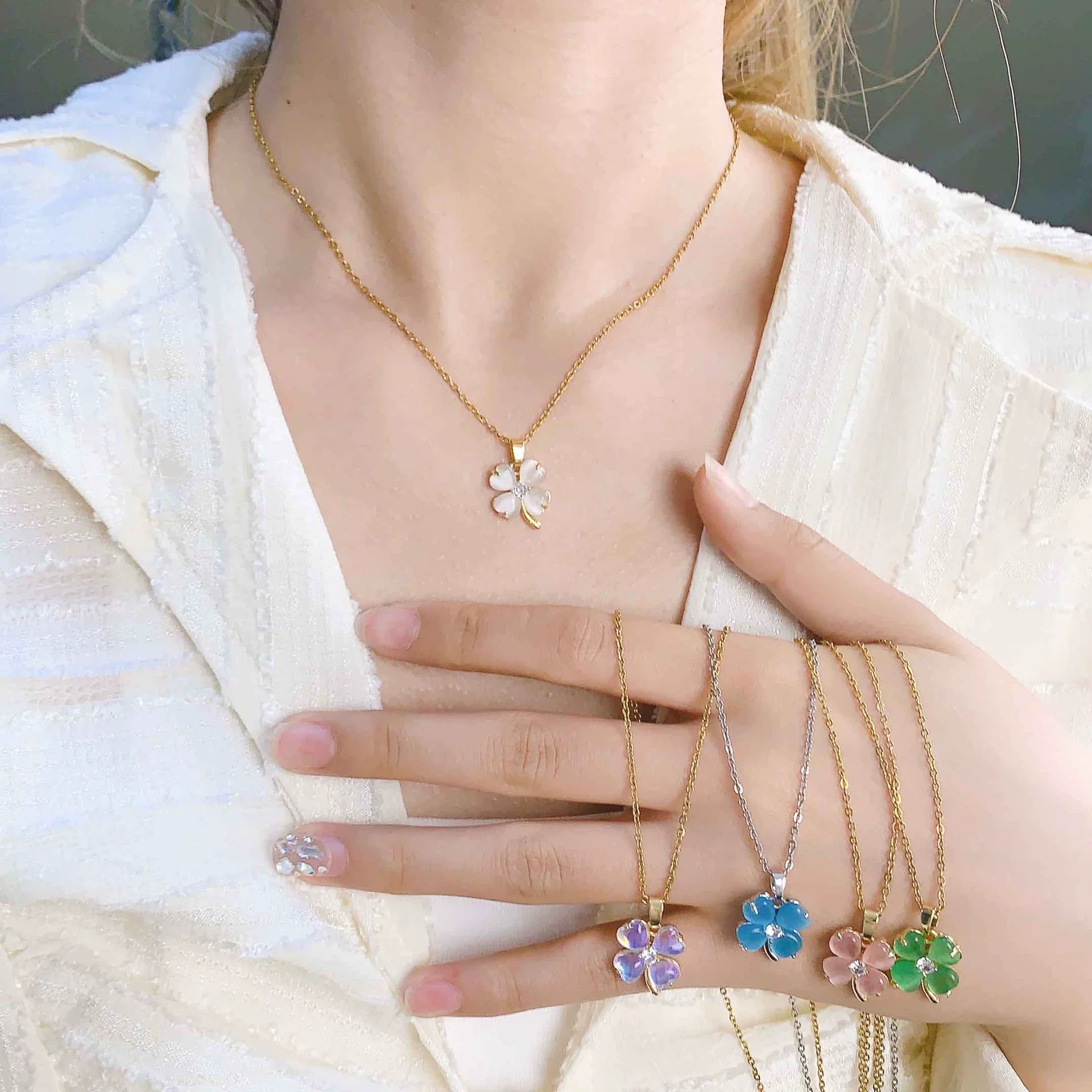 Women's Minimalist Titanium Steel Necklace With Cat's Eye And Fourleaf Clover Real Gold Plated And Enhanced Color Retention - Image 3