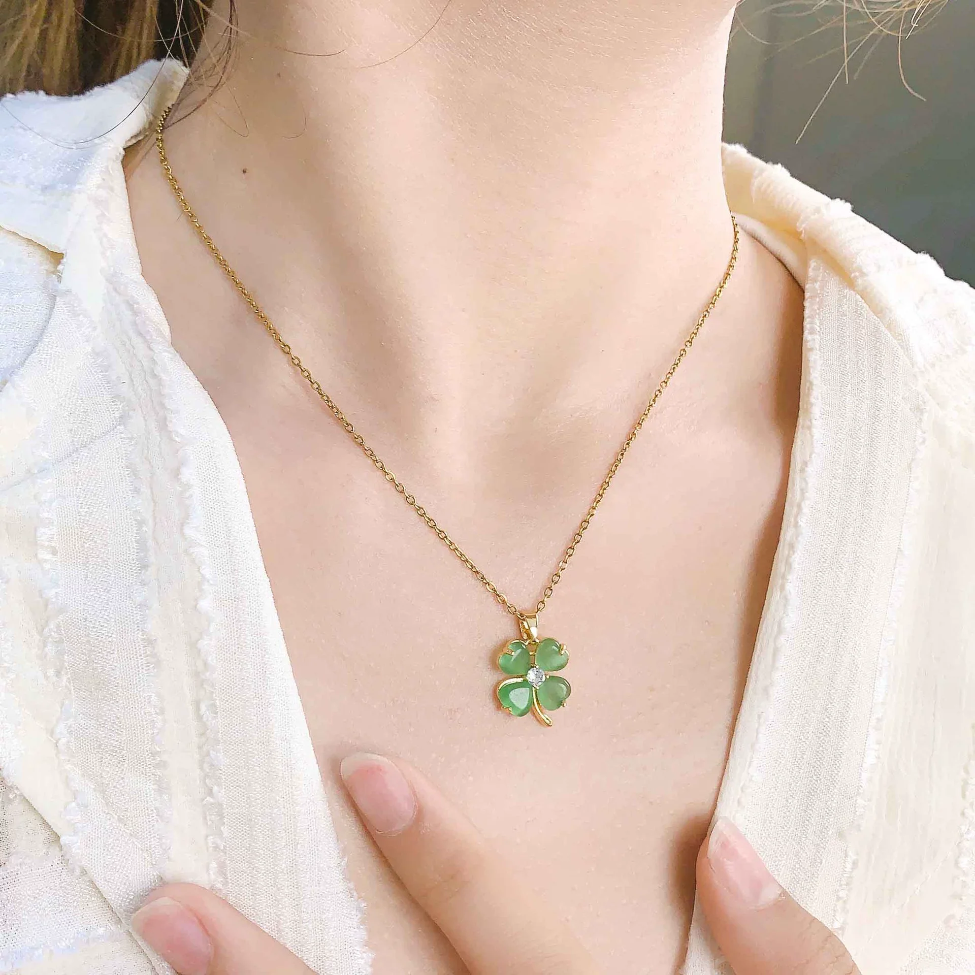 Women's Minimalist Titanium Steel Necklace With Cat's Eye And Fourleaf Clover Real Gold Plated And Enhanced Color Retention - Image 4