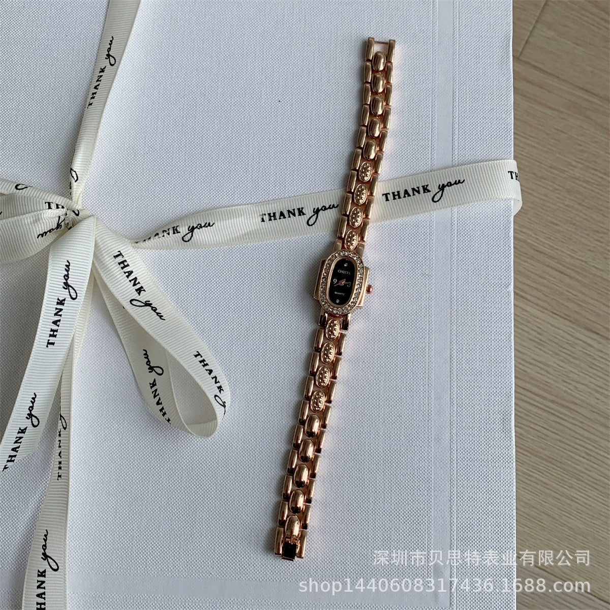 Women's Oval Alloy Bracelet Watch With Diamondencrusted Antique And Fashion Style - Image 9