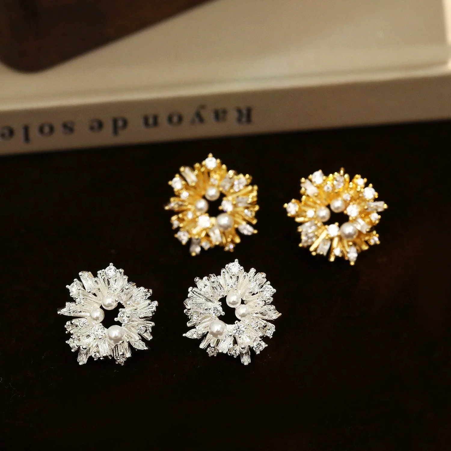 Women's Pearl Geometric Sunflower Copper Electroplated Earrings Fashion Style