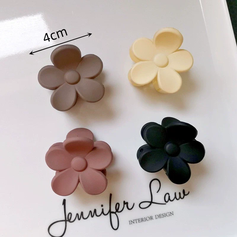Women's Plastic And Resin Handmade Floral Hair Accessories Flower Grab Clip