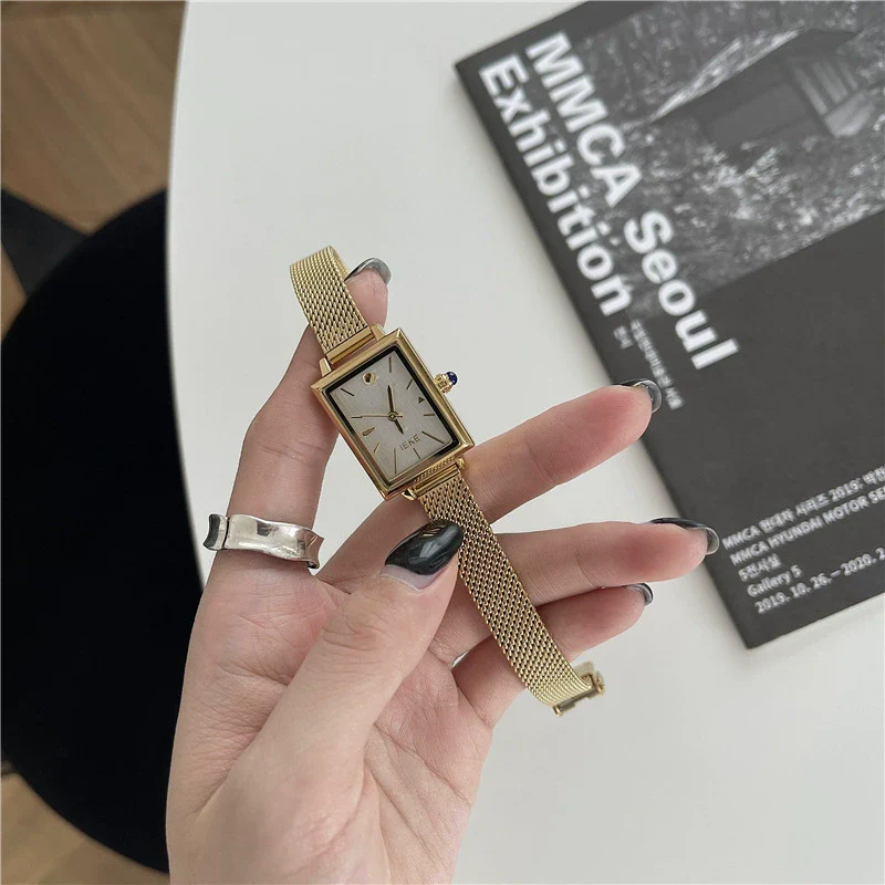 Women's Quartz Watch Alloy Case Simple Square Retro Style - Image 4