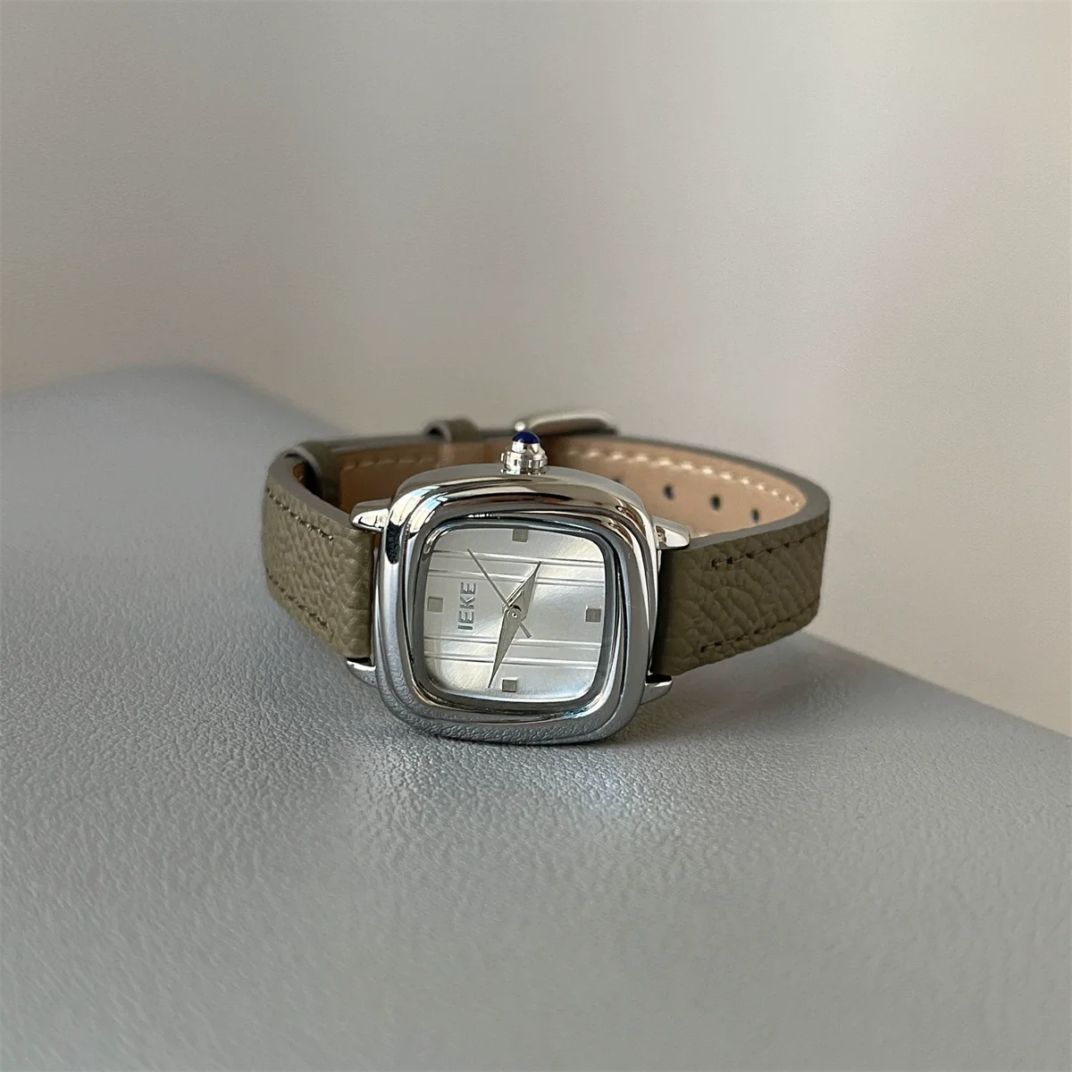Women's Retro Alloy Case Stainless Steel Buckle Square Watch - Image 6