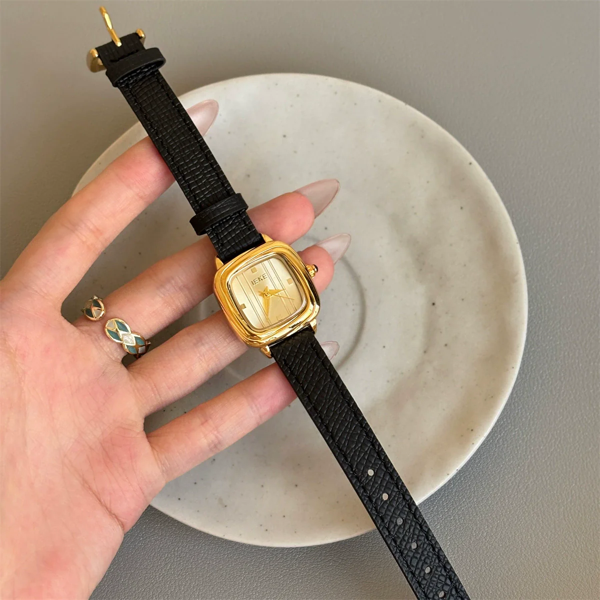 Women's Retro Alloy Case Stainless Steel Buckle Square Watch - Image 7