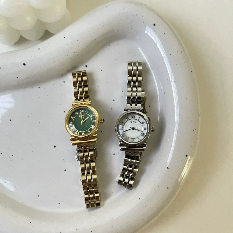 Women's Retro Fritillaria Face Alloy And Steel Belt Quartz Bracelet Watch Leisure Style Green Dial Ordinary Glass Mirror - Image 3