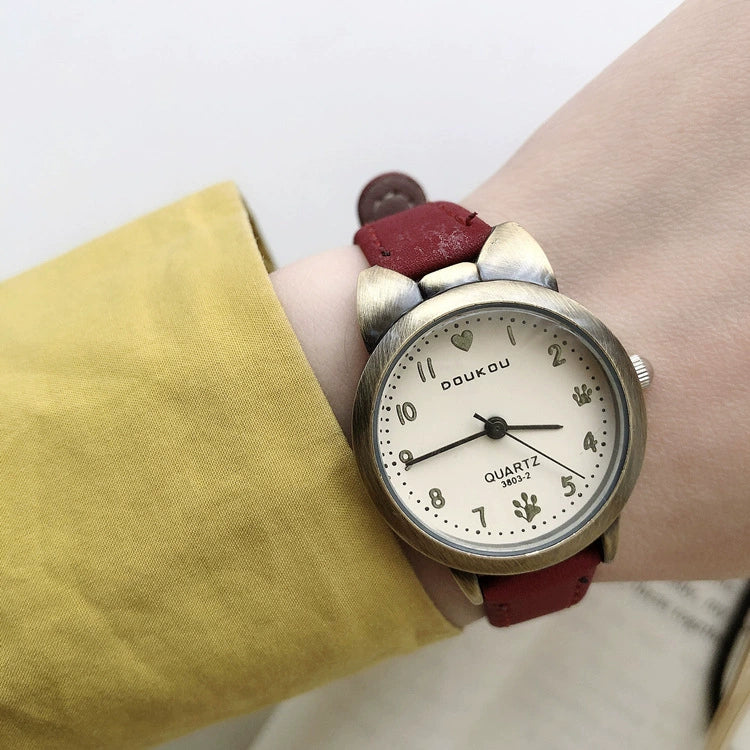 Women's Retro Leisure Watch Alloy Case Ordinary Glass Mirror Pointer Display