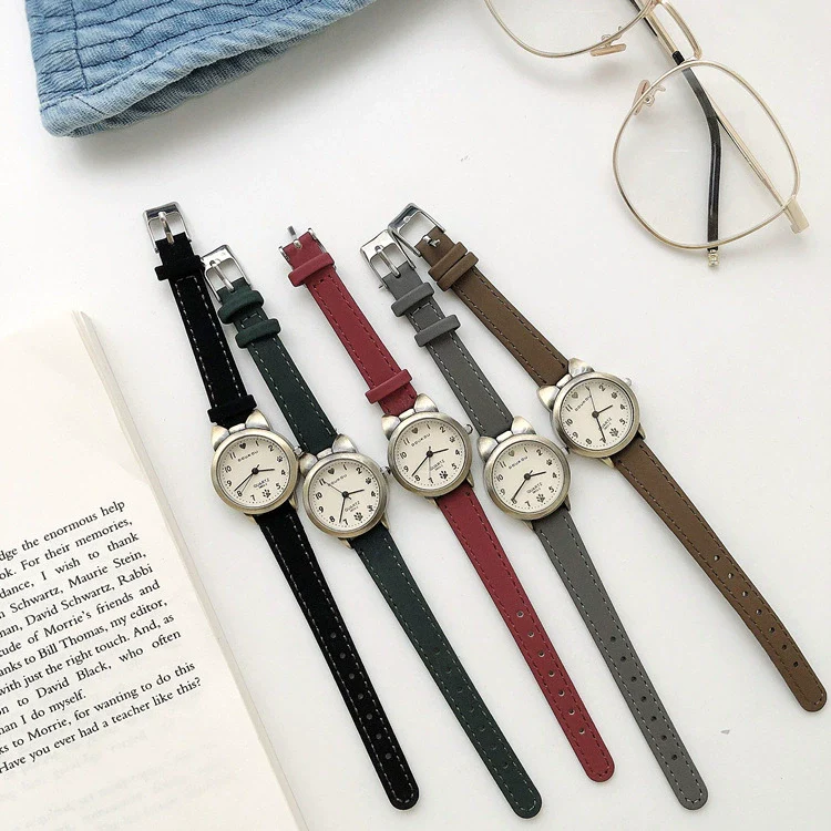 Women's Retro Leisure Watch Alloy Case Ordinary Glass Mirror Pointer Display - Image 5