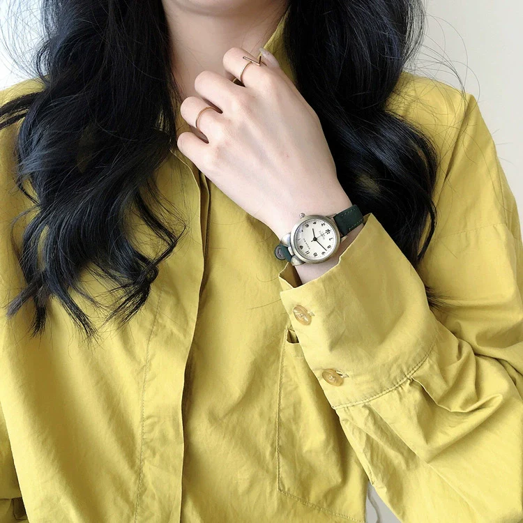 Women's Retro Leisure Watch Alloy Case Ordinary Glass Mirror Pointer Display - Image 7